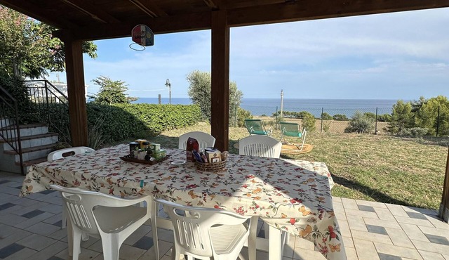 2 Bed Villa - Sleeps 4 - Pets - Garden - Parking