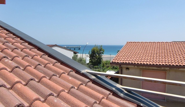2 bedroom apartment with roof terrace in Siderno Marina, South Italy