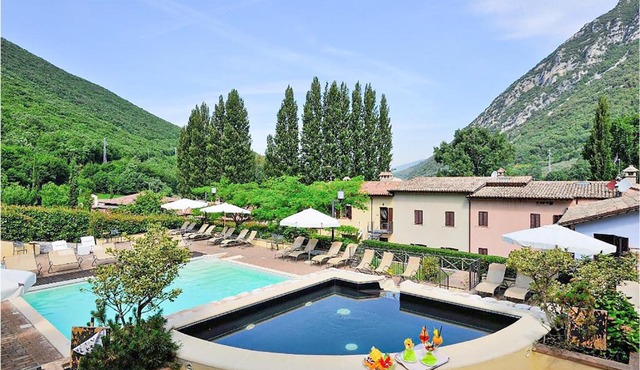 2 Bedroom Cozy Apartment In Foligno