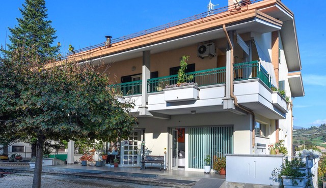 2 bedroom cozy apartment in Petrignano Bivio