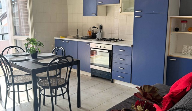 2 min drive from nearest beach and Scalea town centre! Beautiful 2 bedroom flat