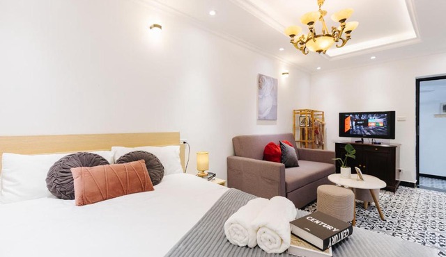 2 separate bedrooms- Super central location