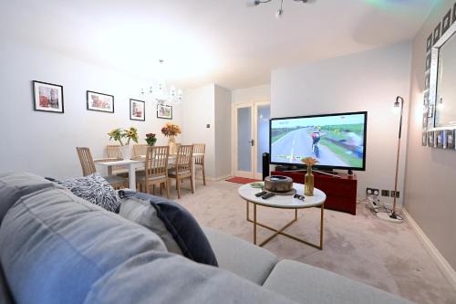 3 Bedroom House in Euston, Patio & BBQ