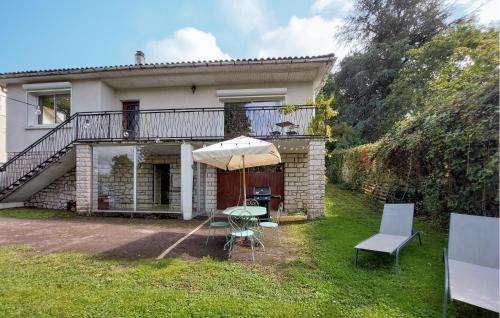 3 Bedroom Nice Apartment In Confolens