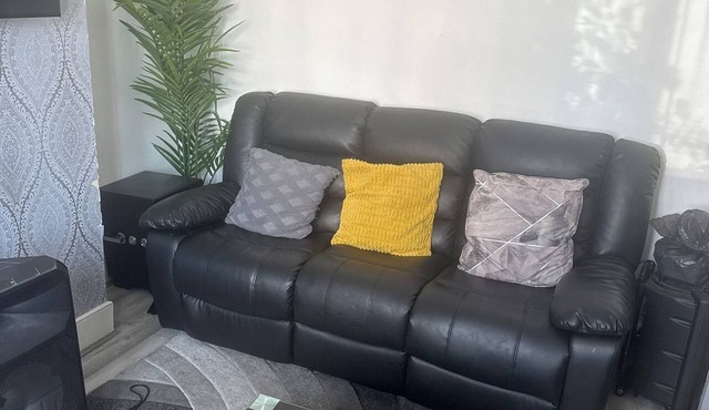 3 bedrooms house