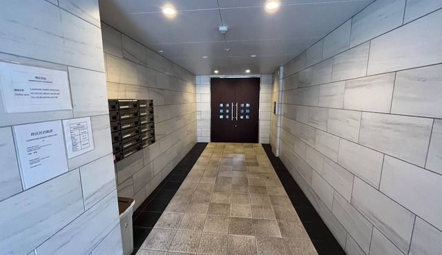3 Minutes from the Station, Walk to Namba! Unique Japanese Modern Room in Osaka