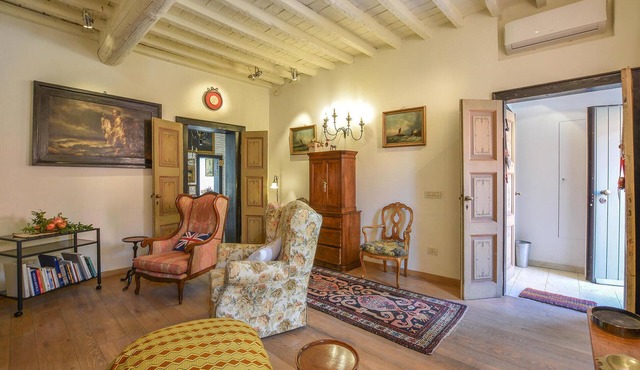4 bedroom beautiful apartment in Mantova