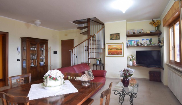4 bedroom cozy apartment in Rogliano