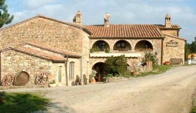 5 bed/6 bath farm stay with pool