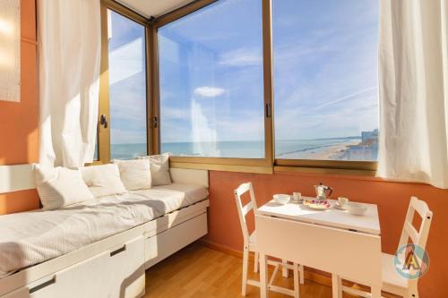 85a - Moderno appartamento fronte mare