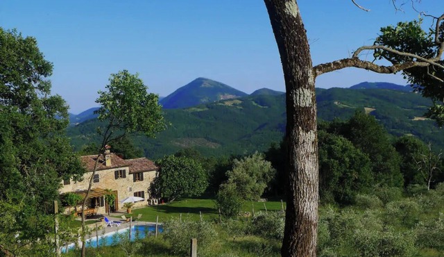 Adriano House, hillside home with gorgeous pool, total relaxation and privacy