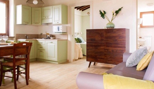 Agriturismo Molino Verde, modern and comfortable, Ginestra, Ginestra