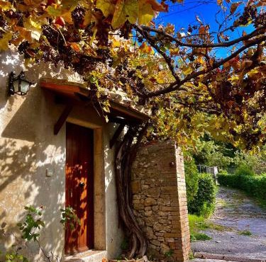 All'Acqua Santa, immersi nella natura