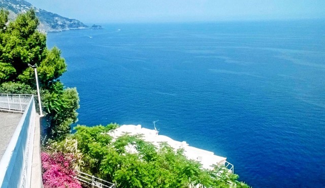 AMORE RENTALS - Casa Gianna with Sea View and Direct Access to the Sea
