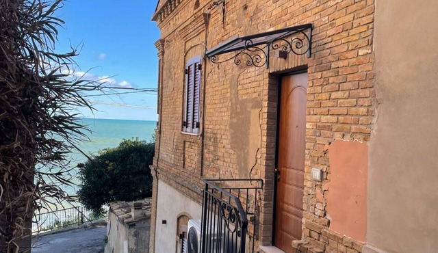 ANCIENT MANSION BY THE SEA APP. "LE ROSE" - Trabocchi View & Private Parking