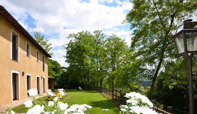 ancient, restored villa in a farm house, private garden, pool in the farm