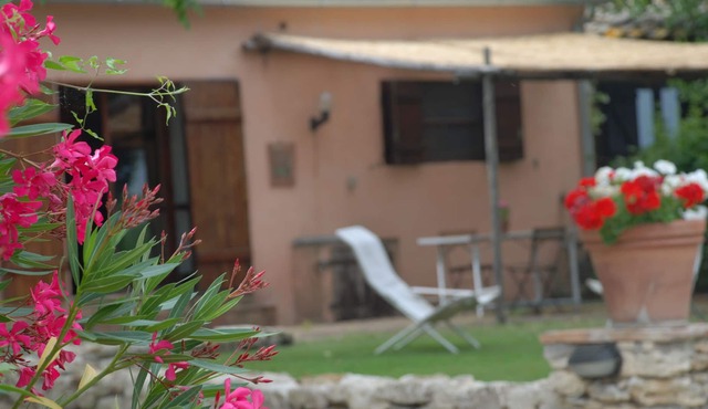 Apartment in Farmhouse for Families or Couples with Pool