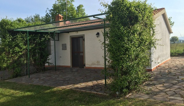 Apartment 'Alloro' with Shared Pool, Wi-Fi and Air Conditioning