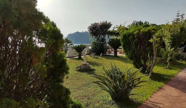 Apartment 'Appartamento Incantevole In Villa' with Sea View, Wi-Fi and Air Conditioning