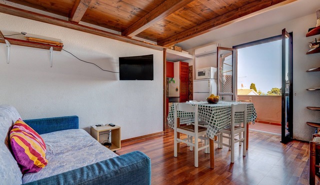 Apartment 'Appartamento A Cavo Sul Mare' with Sea View, Wi-Fi and Air Conditioning