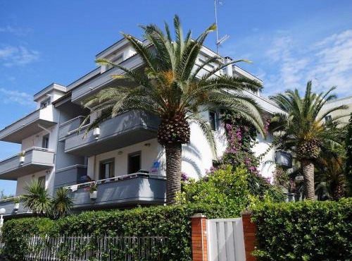 Apartment Cala Luna-2 by Interhome