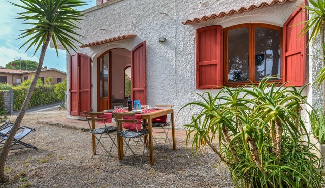 Apartment 'Casa Palmaiola' with Sea View, Private Garden and Wi-Fi