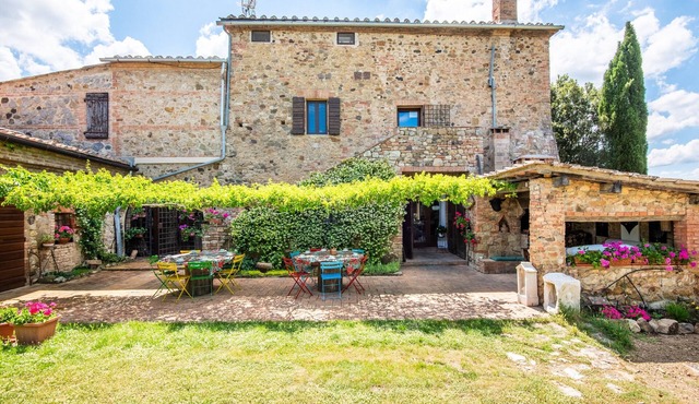 Apartment 'Casa Rosa A Murlo' with Shared Pool, Wi-Fi, and Air Conditioning