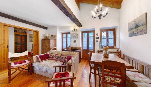 Apartment 'Casa San Giovanni 1 A Vinigo' with Mountain View, Private Terrace and Wi-Fi