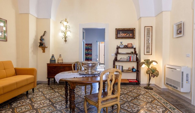 Apartment 'Donna Cesarina - Maison De Charme' with Private Terrace, Wi-Fi and Air Conditioning
