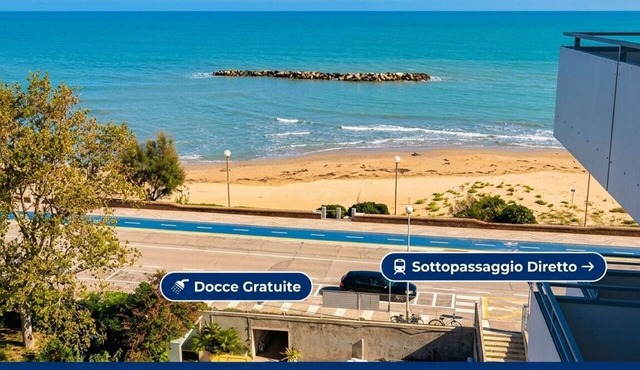 Apartment Facing the Sea Parking Beach