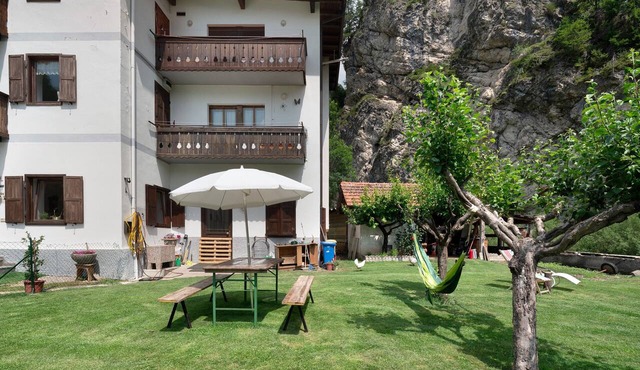 Apartment 'Il Giardino Dell'Eden' with Mountain View, Private Terrace and Wi-Fi