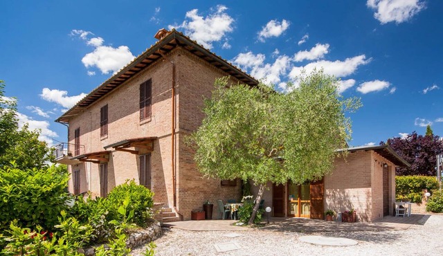 Apartment in Farmhouse 3 Km far from the center of Siena for 4 people