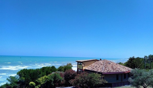 Apartment in villa facing the sea - Yellow Apartment