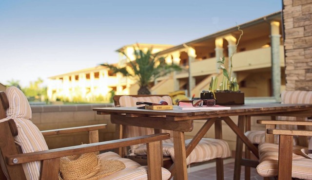 Apartment in residential complex with swimming pool 3 min drive from the sea