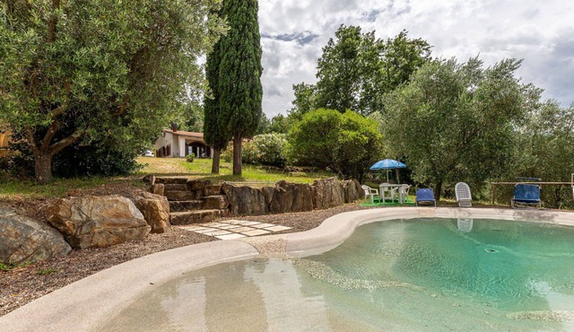 Apartment in villa with A/C, pool, WIFI, TV, terrace, pets allowed, panoramic view, parking