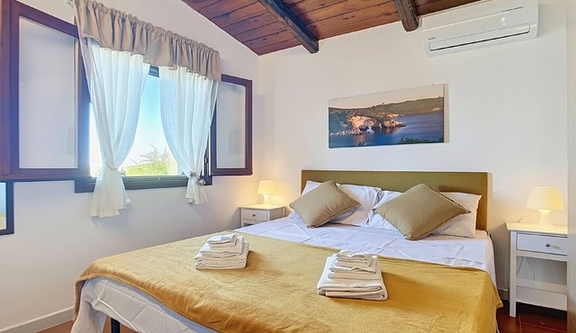 Apartment 'La Mignola - Bilo 2' with Shared Garden, Wi-Fi and Air Conditioning