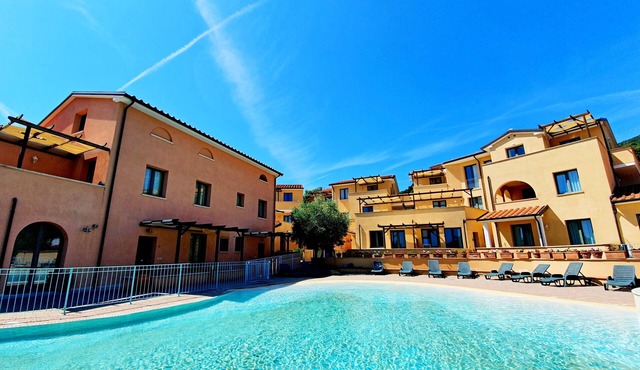 Apartment 'La Pergola Al Cavo 9' with Pool, Shared Terrace, and Air Conditioning