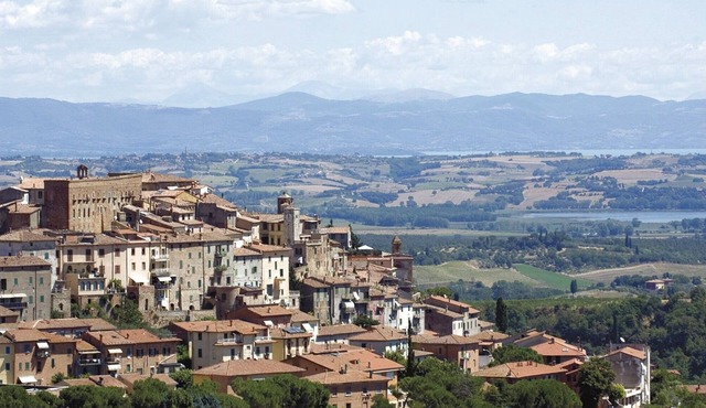 Apartment 'Le Terme' with Private Terrace, Balcony and Wi-Fi