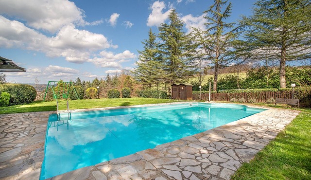 Apartment 'Magnolia Antico Casale '700' with Shared Pool and Wi-Fi