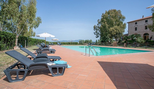 Apartment "Montecristo" with Sea View, Wi-Fi, Pool & A/C