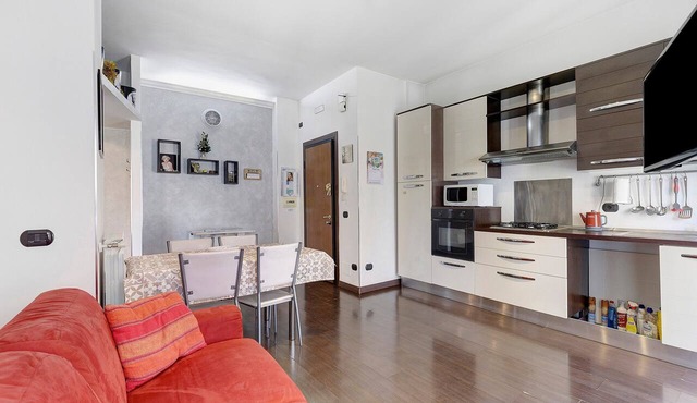 Apartment 'Pinetina Roma' with Balcony, Wi-Fi and Air Conditioning