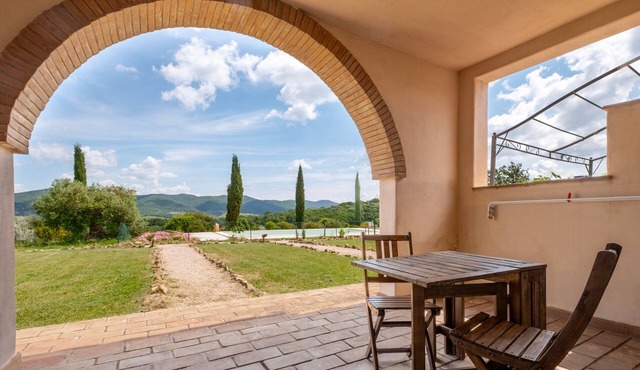 Apartment 'Santolina' with Shared Pool, Wi-Fi and Air Conditioning