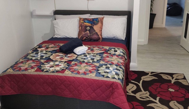 Apartment - Sleeps 4 - Balcony - Parking