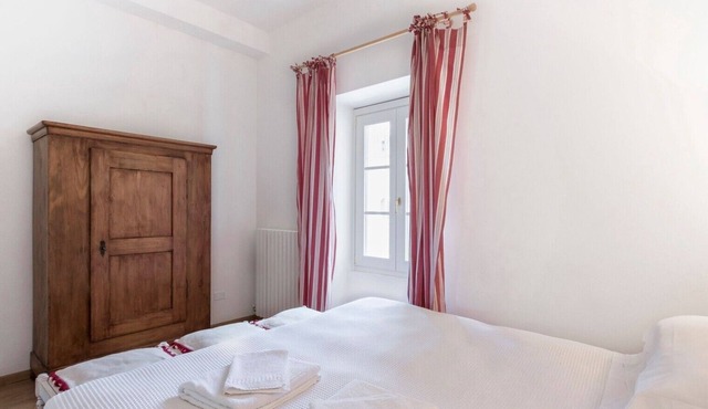 Apartment 'Tenuta Naiano Raffaello' with Shared Garden, Wi-Fi, and Air Conditioning