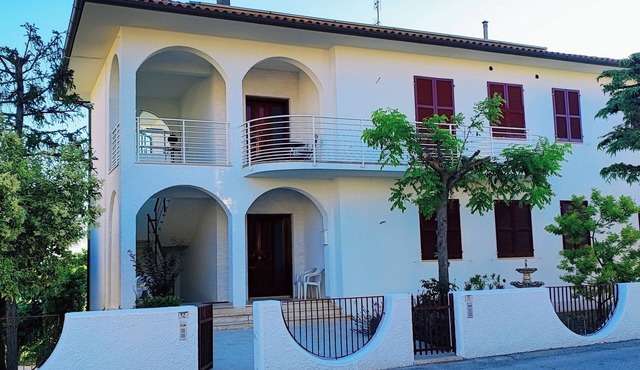 Apartment vacation home suggestive panorama Monte Conero sea and internet Wifi