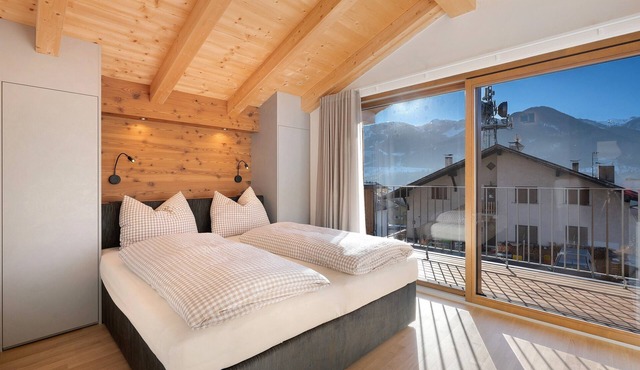Apartment 'Villa Helena' with Mountain View, Private Terrace and Wi-Fi