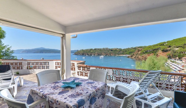 Apartment 'Villa Oda - Monolocale Sul Mare' with Sea View, Wi-Fi and Air Conditioning