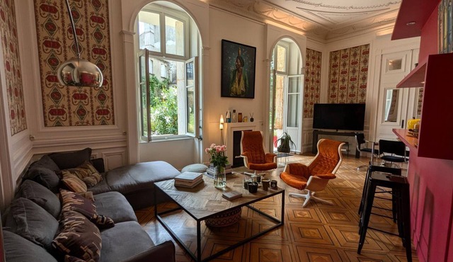 Apartment with terrace, garden and WIFI in the historic heart of Angoulême