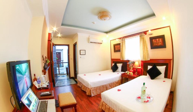 Atrium Hotel