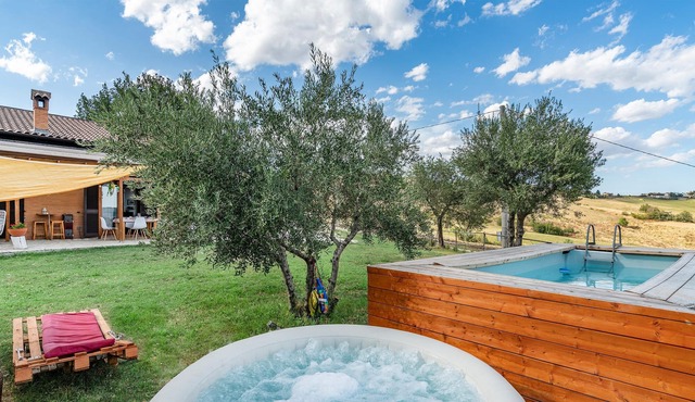 Attractive cottage with pool for a wonderful vacation with your loved ones.